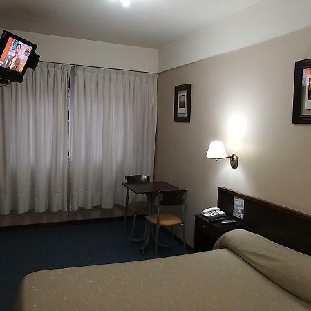 Hotel Carrara Buenos Aires Bagian luar foto