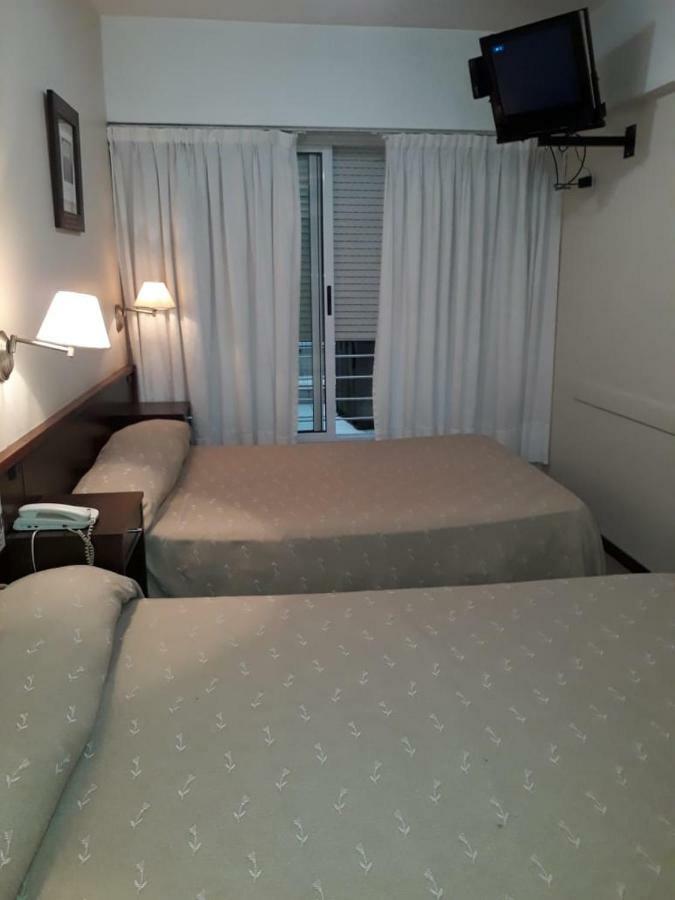 Hotel Carrara Buenos Aires Bagian luar foto